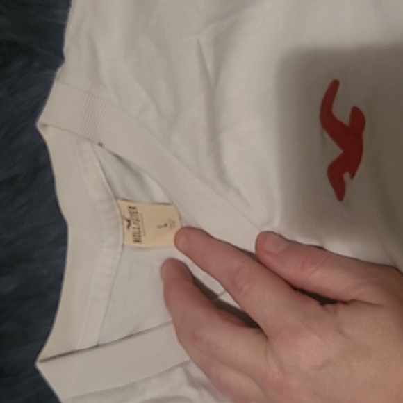 Hollister t shirt solid white short cut sleeve v neck size large. - Picture 2 of 3